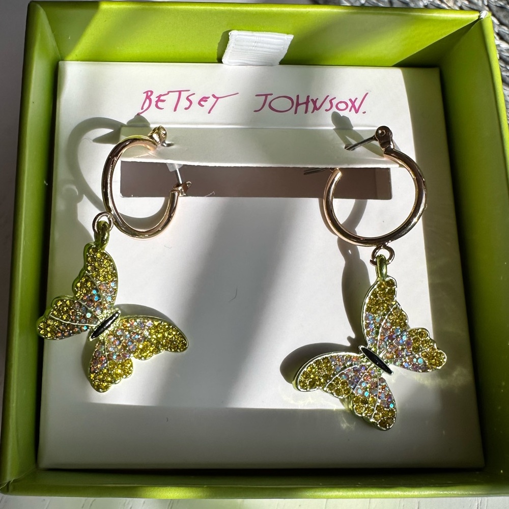 Betsey Johnson SPRING!!!🦋Rhinestone Butterfly Charm Huggies - Green and Gold